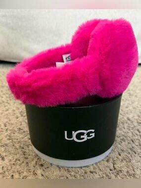 UGG✨🩷🤍 Vibrant Neon Pink Faux Fur EarMuff